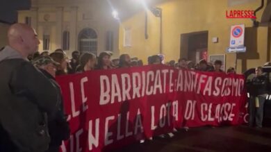 Parma, cori fascisti nella sede di FdI: le immagini del presidio antifascista
