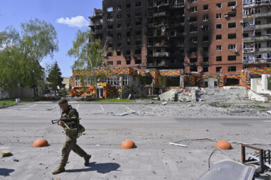 Ucraina, assedio russo a Pokrovsk. Mosca: “Soldati cominciano ad arrendersi”