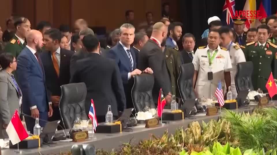 ASEAN, il segretario della Difesa Usa Pete Hegseth al vertice di Kuala Lumpur