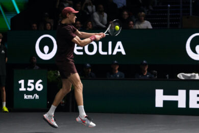 Sinner oggi in finale Atp Parigi 2025, contro Auger-Aliassime per tornare numero 1 ranking. Orario e dove vederlo in tv