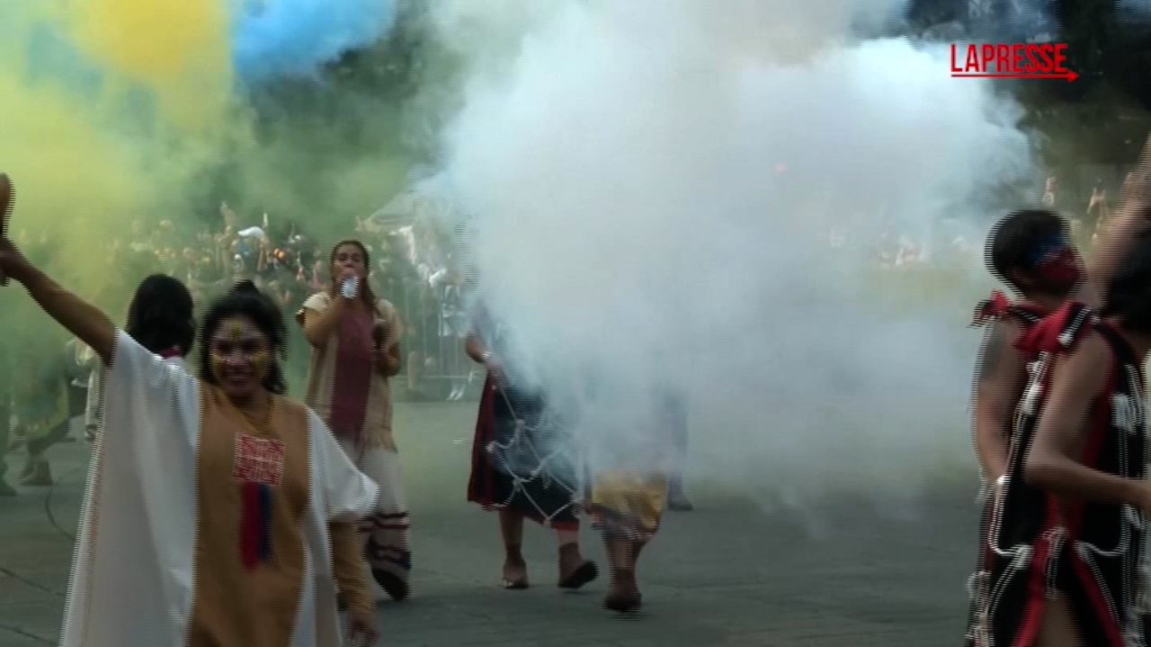 Messico, nella capitale la parata del Giorno dei Morti ispirata a James Bond Messico, nella capitale la parata del Giorno dei Morti ispirata a James Bond