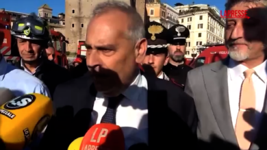 Crollo Torre Fori Imperiali, Prefetto di Roma: "Operaio sotto le macerie è ancora vivo"