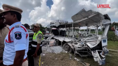 India, camion contro bus nel Sud: almeno 20 morti