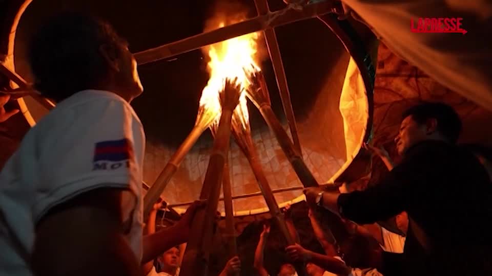Il Myanmar festeggia la fine della stagione delle piogge: anche una gara tra mongolfiere Il Myanmar festeggia la fine della stagione delle piogge: anche una gara tra mongolfiere