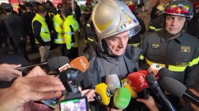 Crollo Torre dei Conti, comandante vvf Roma: "Intervenuti 140 uomini per salvare operaio intrappolato"