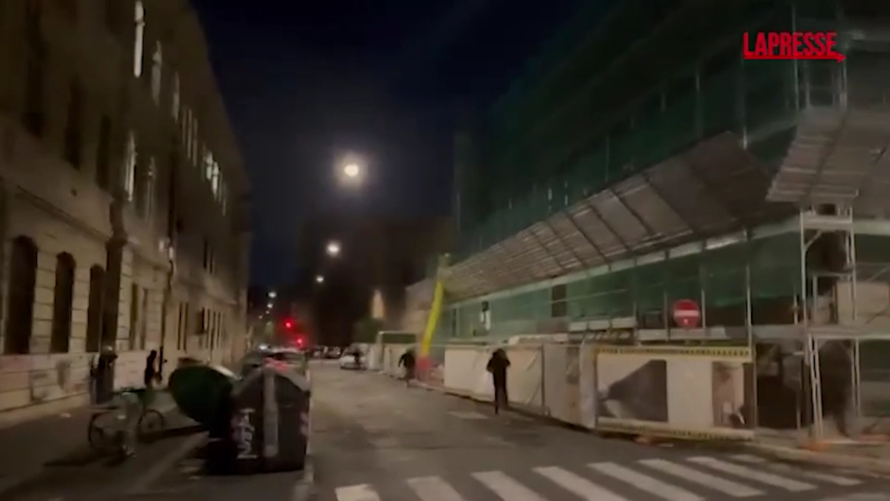Roma, studenti liceo Righi denunciano raid estrema destra: il video dell’assalto