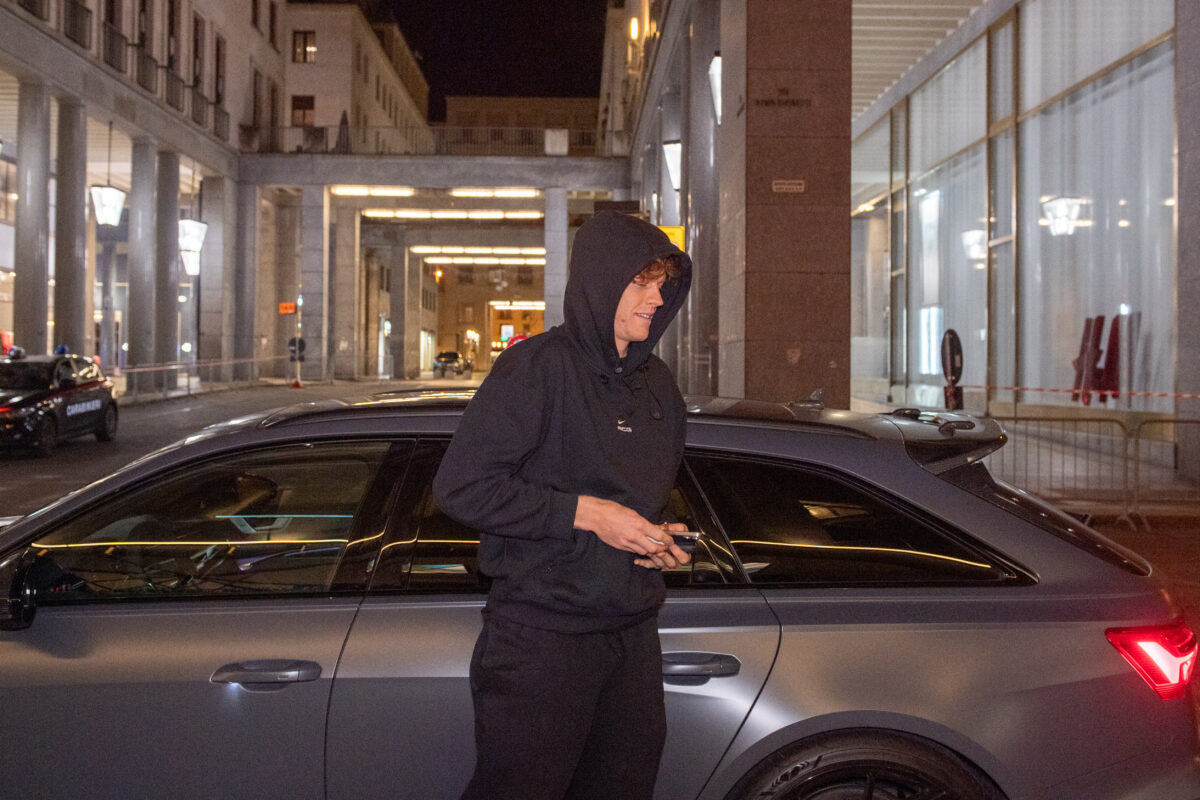 Galleria foto 'Sinner a Torino per le Atp Finals 2025: le foto dell’arrivo in hotel' - foto 7