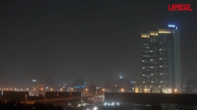 Il cielo degli Emirati Arabi Uniti illuminato dalla superluna