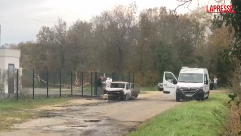 Francia, investe pedoni sull'isola d'Oléron: le immagini dell'auto bruciata