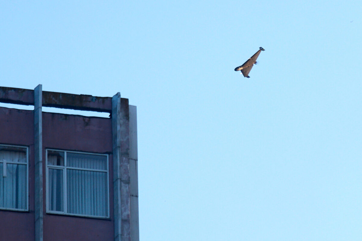 Ucraina, Kiev: liberato palazzo Consiglio Pokrovsk, issata bandiera Ucraina, Kiev: liberato palazzo Consiglio Pokrovsk, issata bandiera