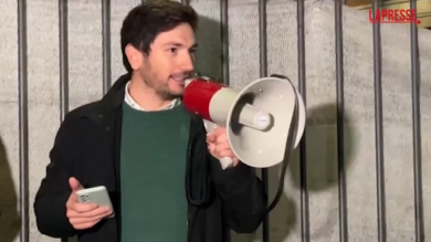 Roma, il quartiere Esquilino in piazza per la chiusura di Casa pound