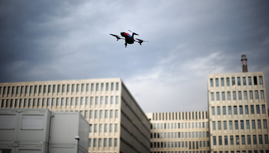 Belgio, avvistamenti di droni su aeroporti e basi militari: convocato Consiglio sicurezza