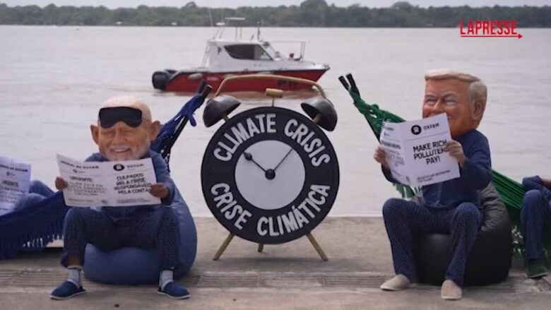 COP30 a Belem, proteste con teste giganti dei leader Lula, Trump e Starmer