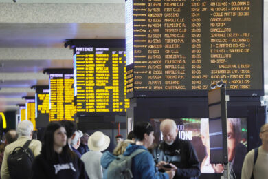 Sciopero 28 novembre 2025: disagi per treni, mezzi pubblici e aerei. Orari, fasce di garanzia, motivazioni