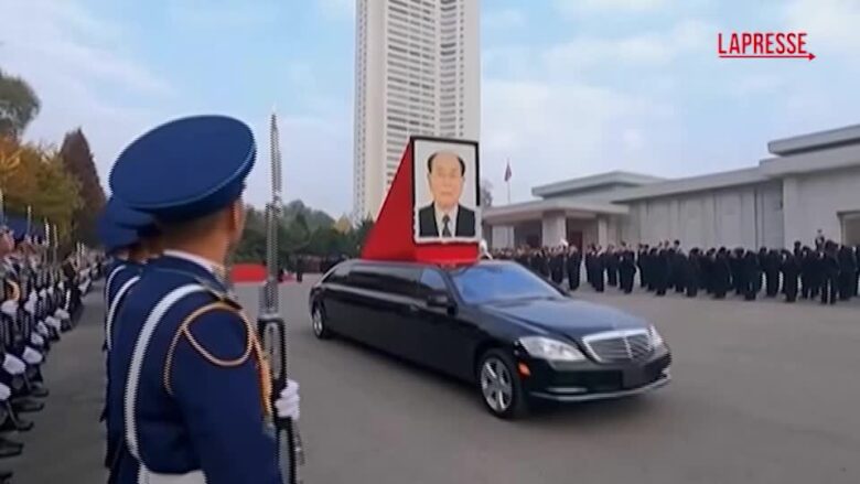 Corea del Nord, a Pyongyang funerali di Stato per Kim Yong-nam