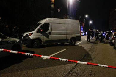 Milano, 12enne investito da un furgone: è gravissimo