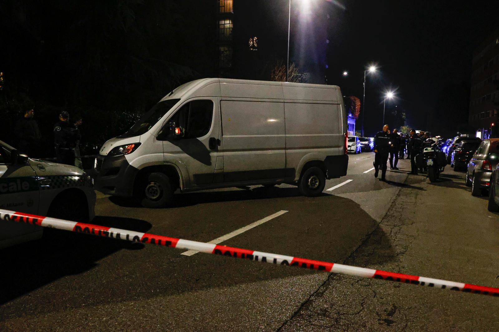 Milano, 12enne investito da un furgone: è gravissimo