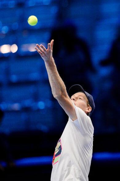 L'allenamento congiunto tra Jannik Sinner e Carlos Alcaraz prima delle Atp Finals 2025 (foto LaPresse/Marco Alpozzi)