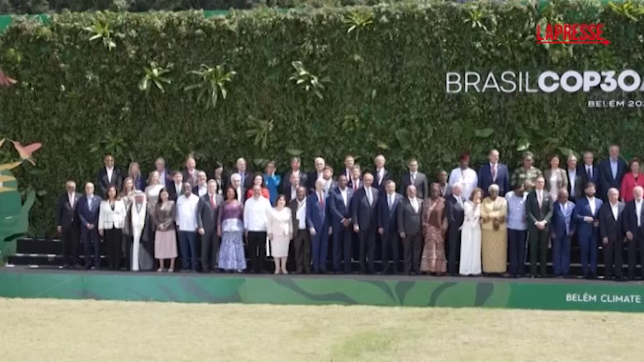 Cop30, la foto di gruppo dei leader mondiali: assenti Usa, Cina e India Cop30, la foto di gruppo dei leader mondiali: assenti Usa, Cina e India