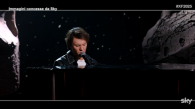 X Factor 2025, PierC al terzo live con “I Don’t Want to Miss a Thing”