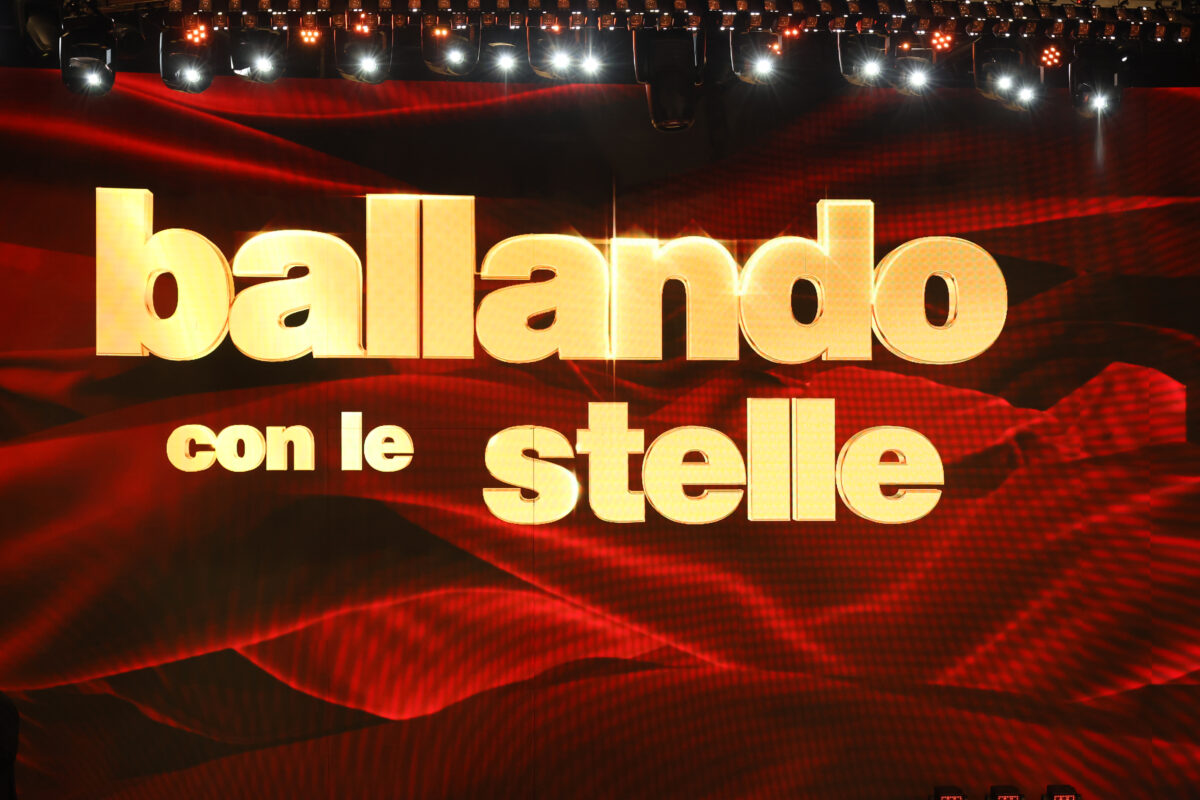 ballando con le stelle l82178 novembre delogu in dubbio fialdini ci prova da Lapresse.it ballando con le stelle l82178 novembre delogu in dubbio fialdini ci prova