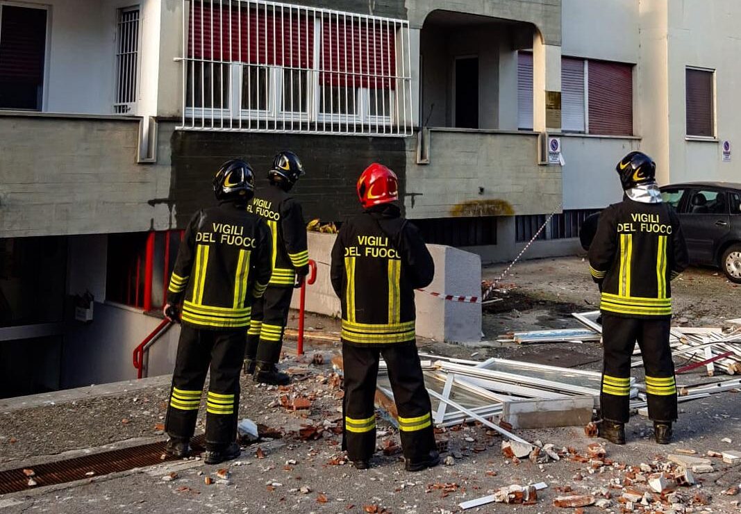 Torino, esplode palazzina a Rivarolo Canavese: ferita gravemente una donna