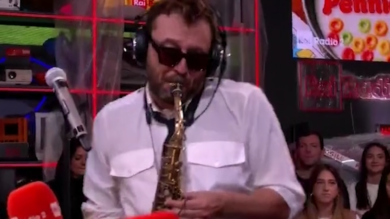 Fiorello Show: sorpresa Cremonini con l’inedito “La Santa Pennicanza”