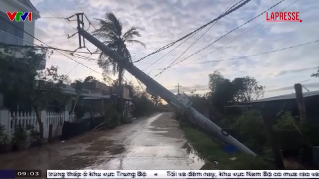 Vietnam, la devastazione causata dal tifone Kalmaegi Vietnam, la devastazione causata dal tifone Kalmaegi