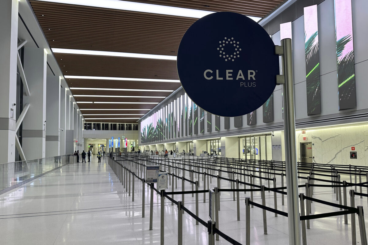 Caos negli Stati Uniti, almeno 1000 voli cancellati per lo shutdown Caos negli Stati Uniti, almeno 1000 voli cancellati per lo shutdown