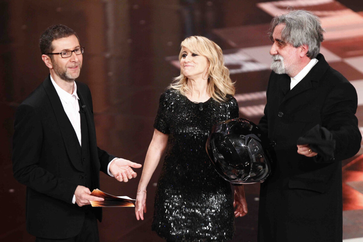 Galleria foto 'Peppe Vessicchio, 5 foto iconiche delle sue partecipazioni al Festival di Sanremo' - foto 5