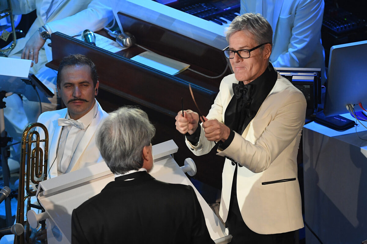 Galleria foto 'Peppe Vessicchio, 5 foto iconiche delle sue partecipazioni al Festival di Sanremo' - foto 3