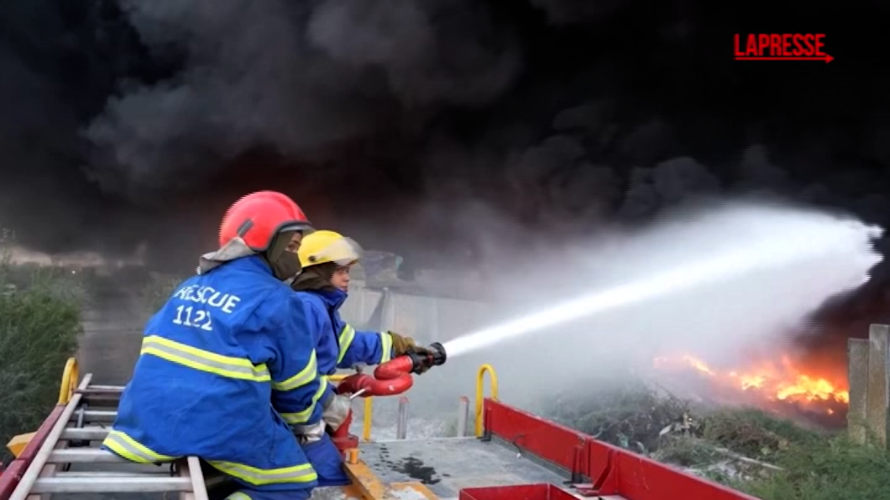 Pakistan, a Karachi aumentano le donne nel corpo dei vigili del fuoco