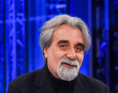 Addio a Peppe Vessicchio, il direttore d’orchestra simbolo di Sanremo