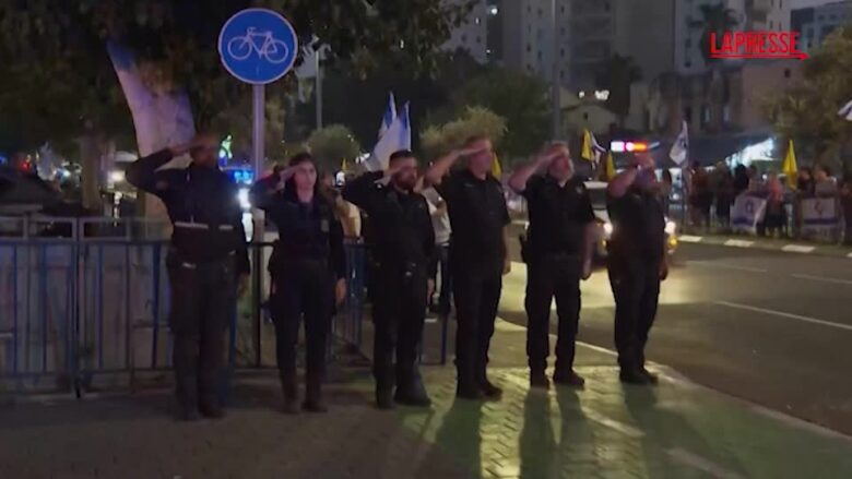 Israele, resti ostaggio arrivano a Tel Aviv per identificazione: la speranza degli amici di Hadar Goldin