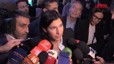 Schlein: "Governo combatte denatalità? Stanno dando segnali contrari"