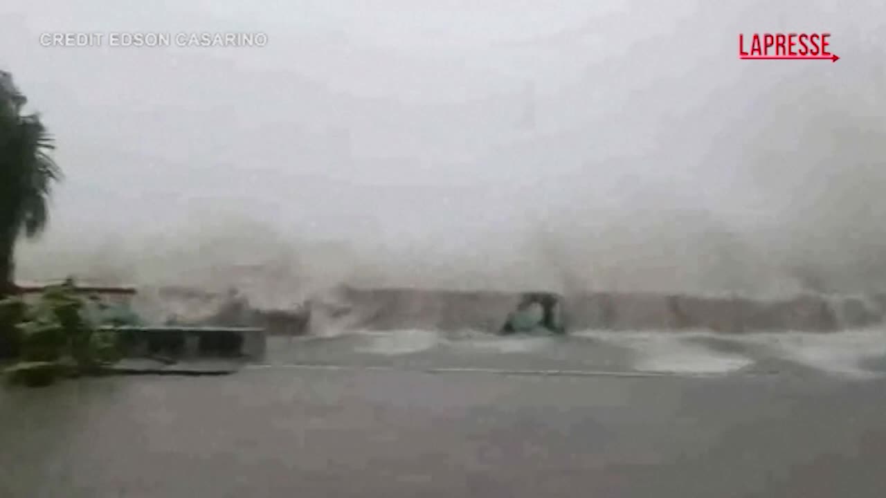 Filippine, arriva il super tifone Fung-wong: venti fortissimi e allagamenti