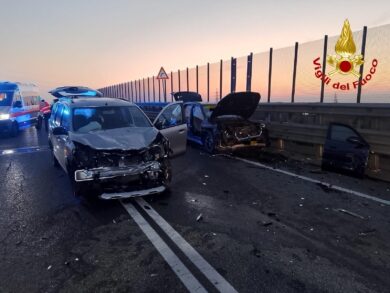 Incidenti stradali, scontro frontale nel Milanese: un morto