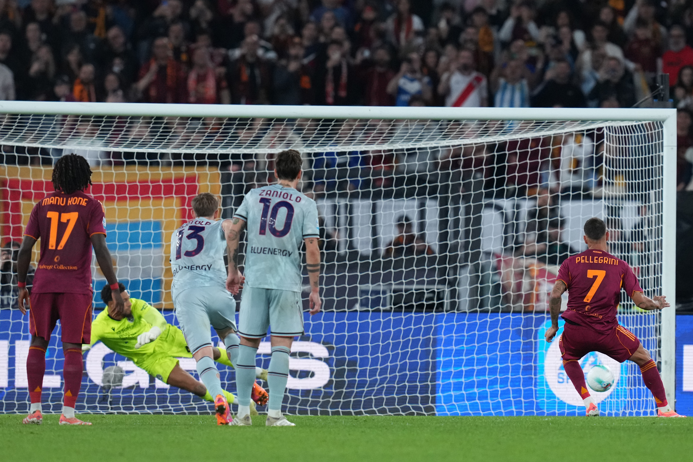 Roma-Udinese 2-0, sorpasso giallorosso su Milan e Napoli