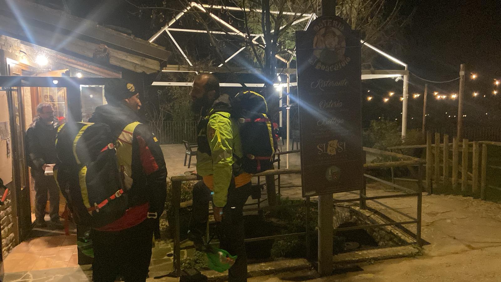 Arezzo, disperso un elicottero privato con due persone a bordo Arezzo, disperso un elicottero privato con due persone a bordo