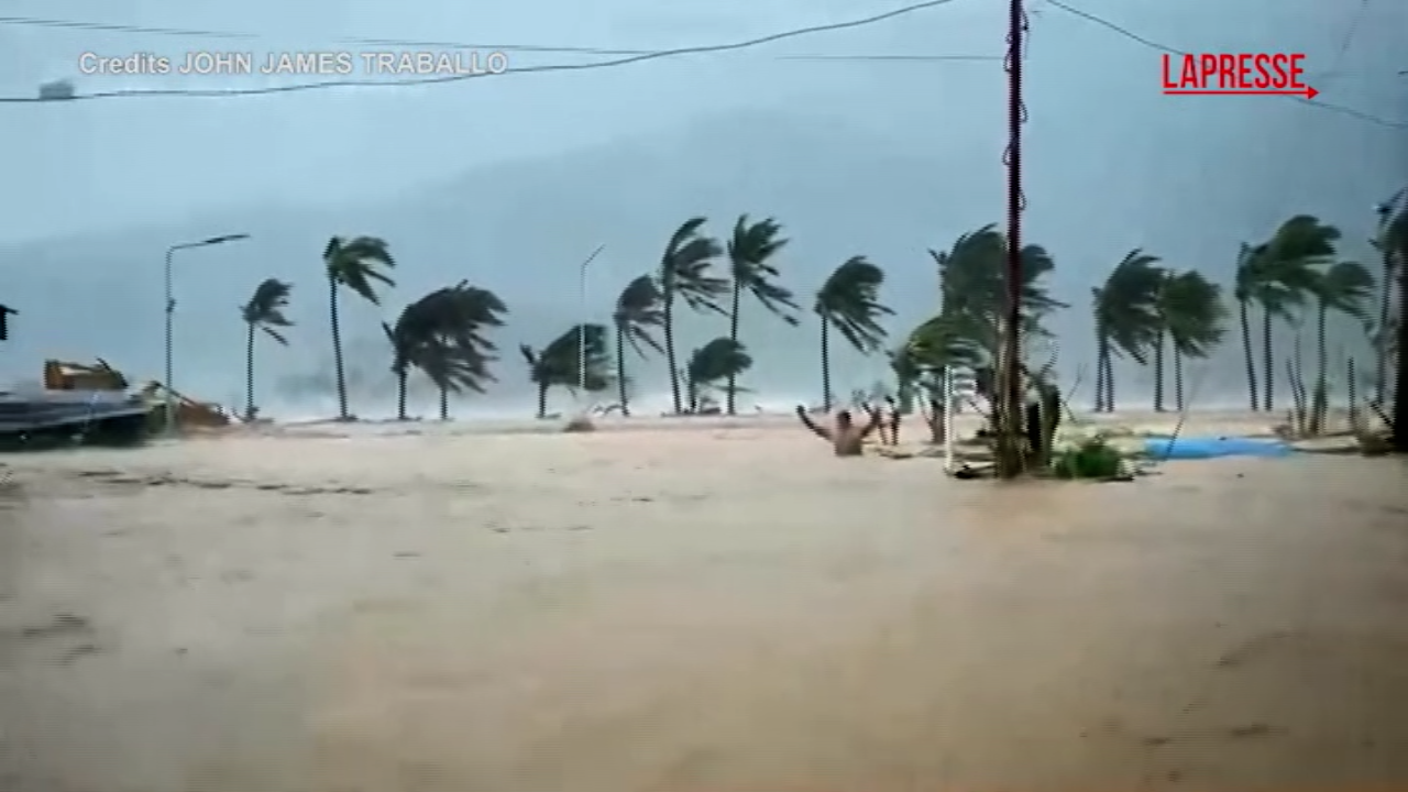 Filippine, il tifone Fung wong si abbatte sul Paese: le immagini della devastazione