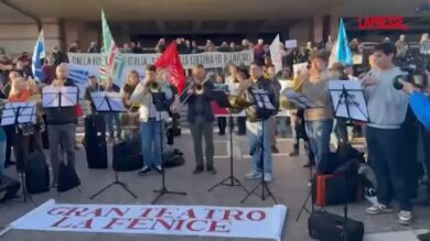 Teatro La Fenice, orchestrali protestano contro la nomina di Beatrice Venezi a direttrice musicale