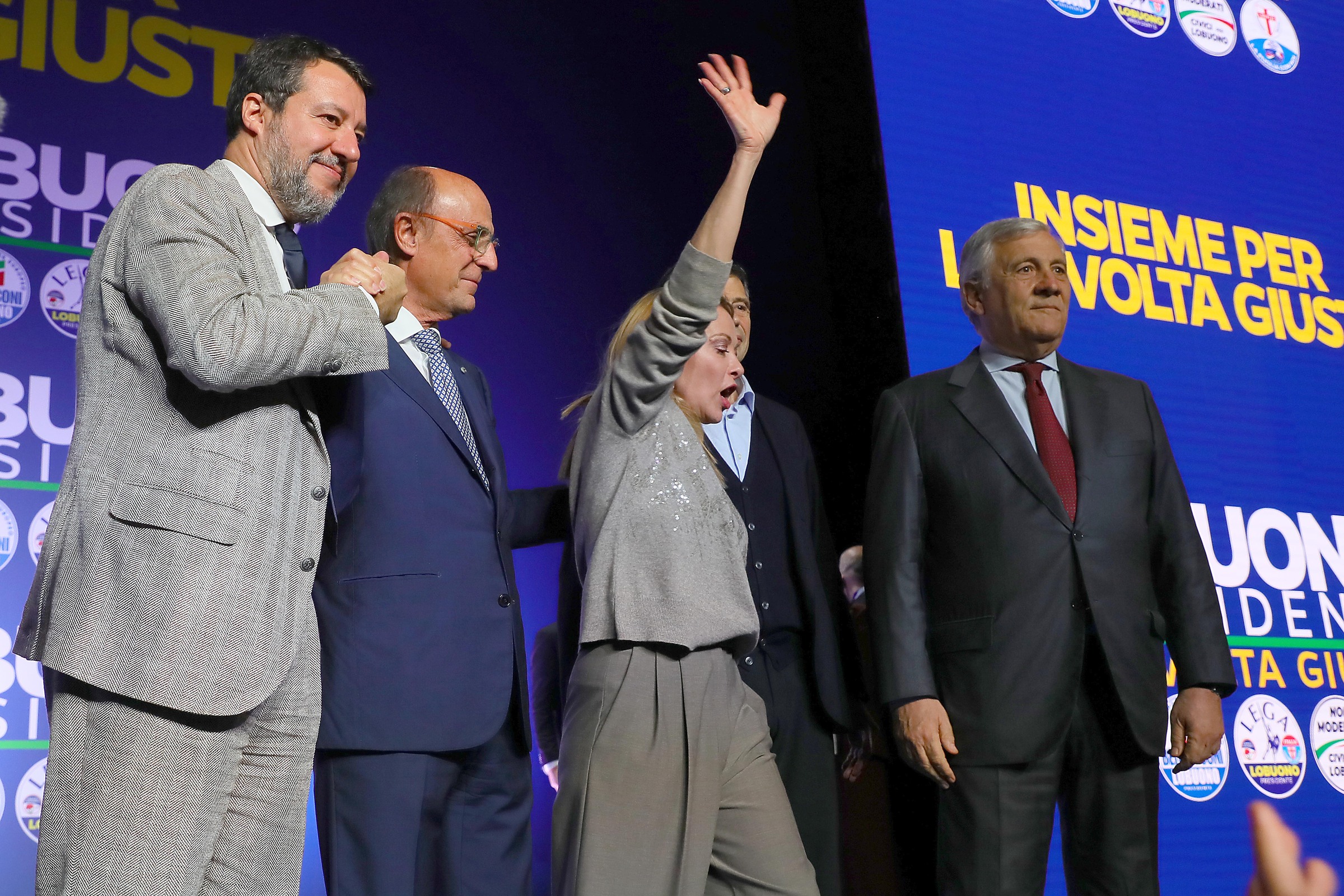 Regionali Puglia 2025, Meloni: “Puntiamo a vincere”. Salvini sui migranti: “Fuori dalle palle chi non rispetta tradizioni”