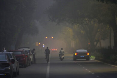 India, Nuova Delhi avvolta dallo smog: cittadini chiedono l’intervento del governo