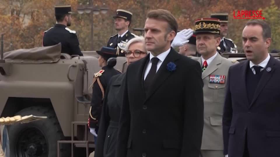 Francia, Macron alla tomba del milite ignoto nell