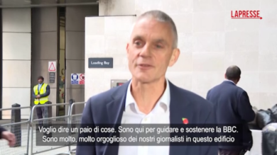 BBC, direttore dimissionario Tim Davie: “Molto orgoglioso dei nostri giornalisti”