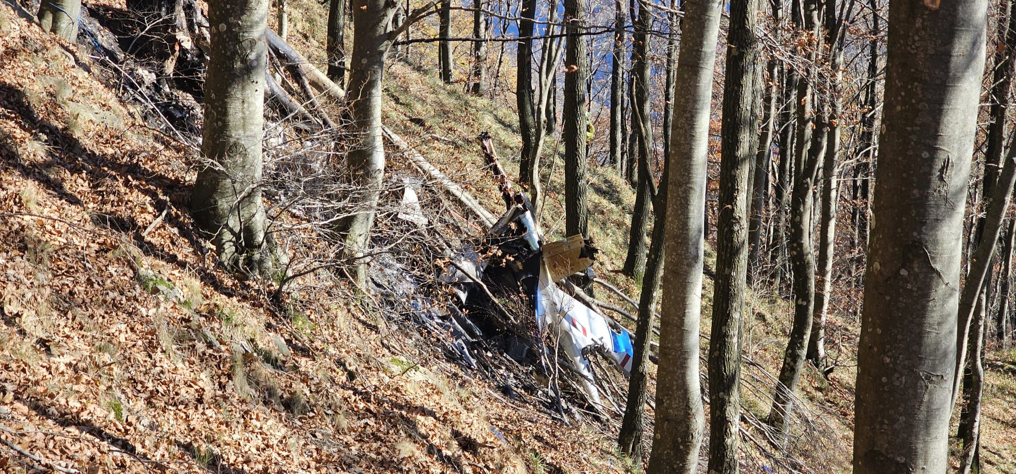 Arezzo, elicottero precipitato: recuperati i corpi delle vittime 