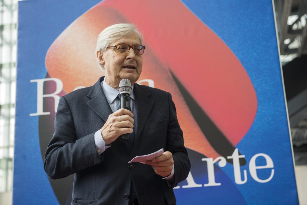 Vittorio Sgarbi sulla figlia Evelina: “Un gesto per cercare attenzione e un padre”