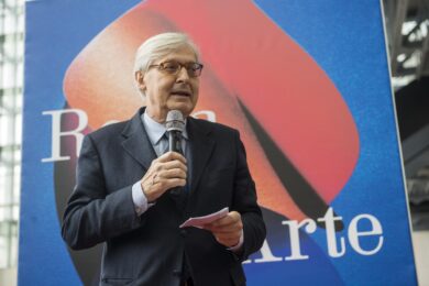 Vittorio Sgarbi sulla figlia Evelina: “Un gesto per cercare attenzione e un padre”
