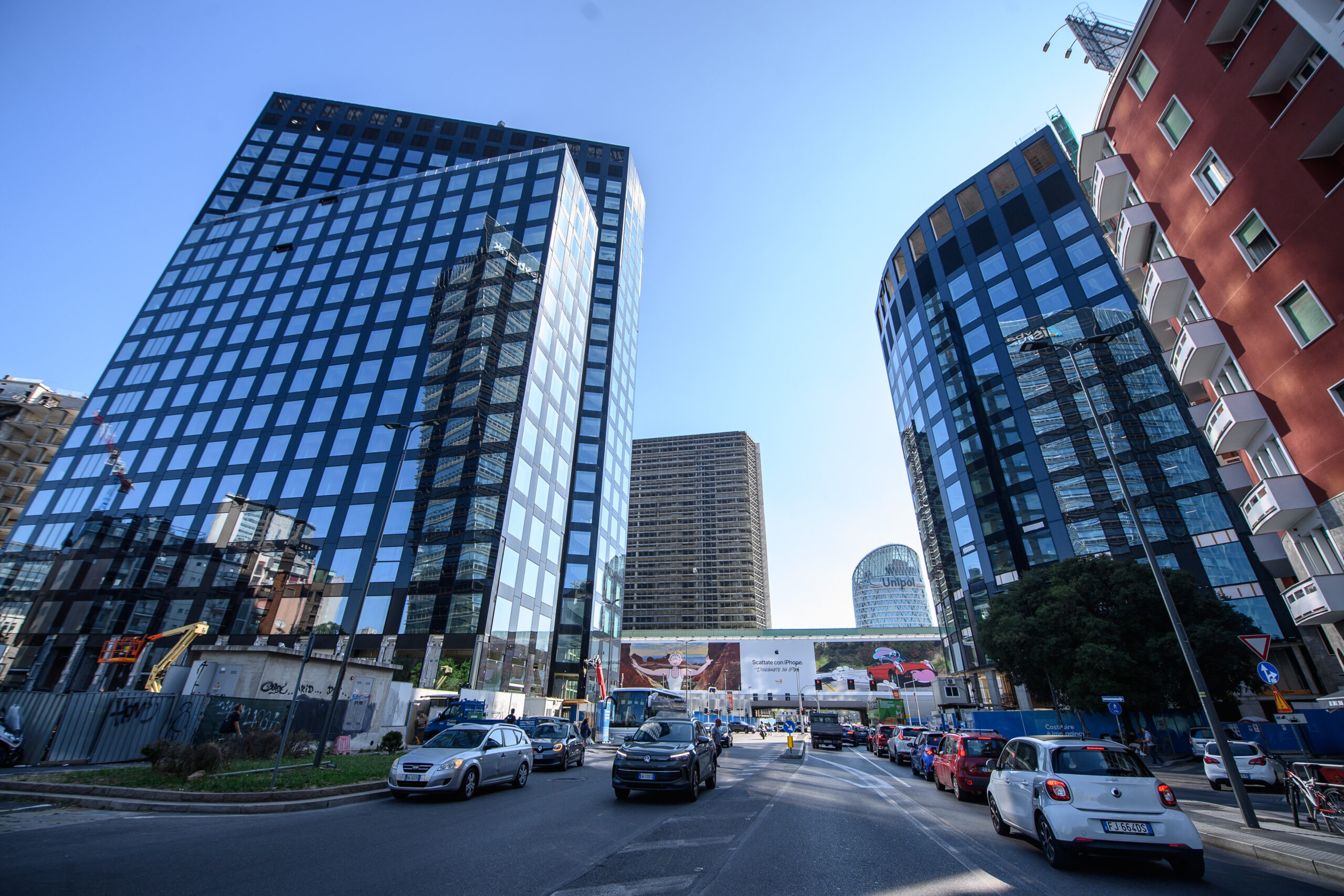 Inchiesta urbanistica Milano: torre in area vincolata, sequestrato nuovo cantiere