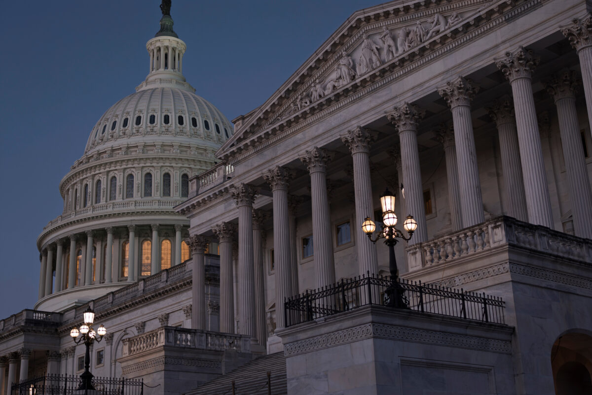 Shutdown Usa, Senato approva misura per porre fine allo stallo